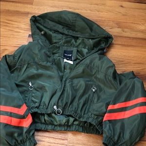 Crop windbreaker